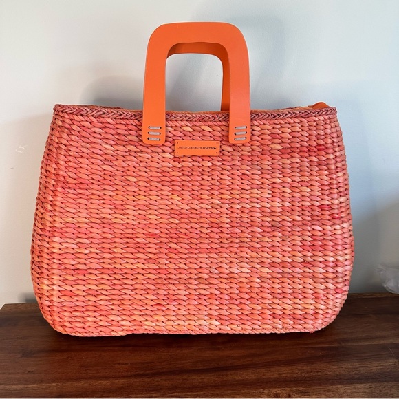 Handbags - United Colors Of Benetton Orange Woven Tote Bag. Pre-loved. Perfect for beach